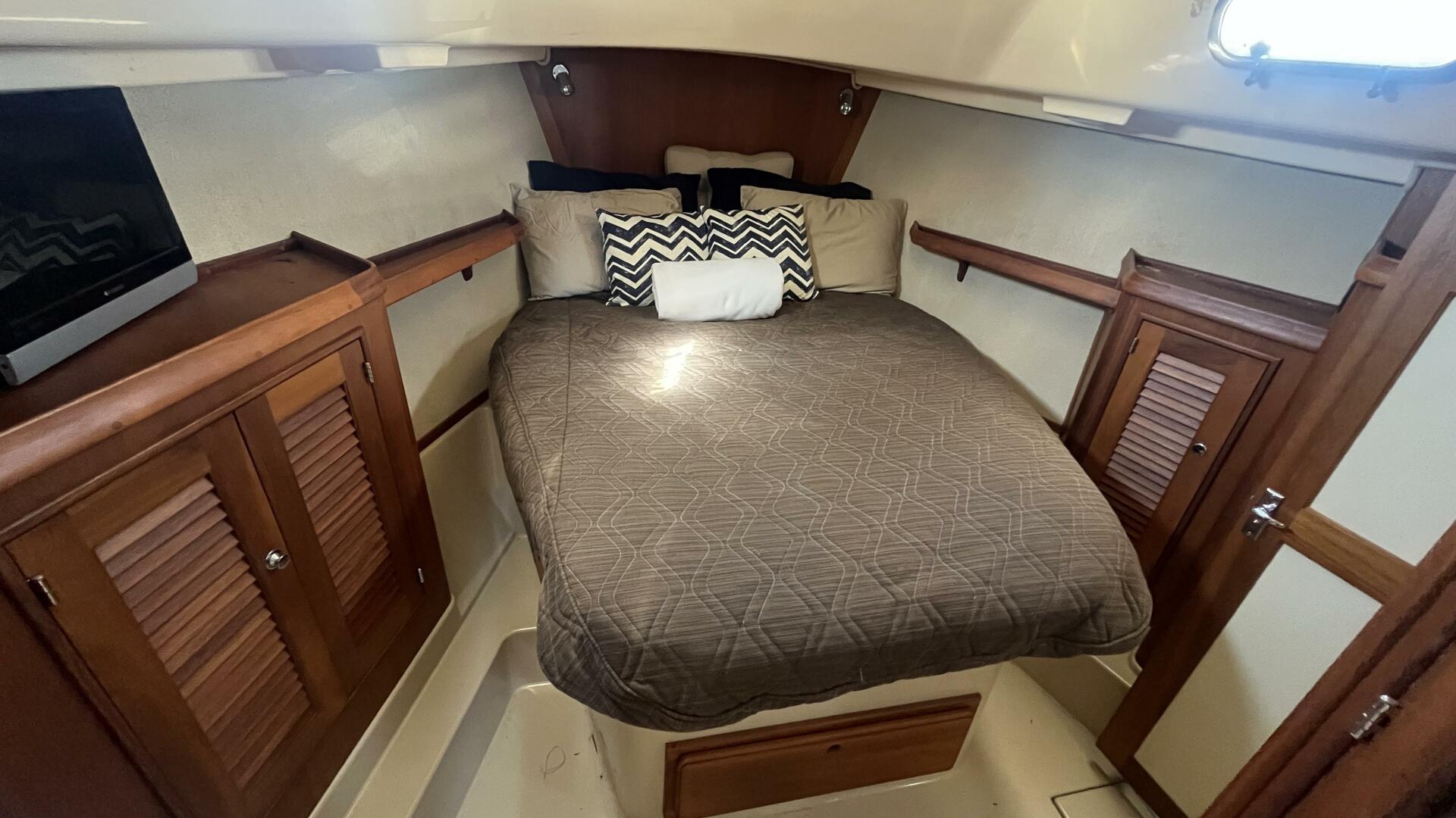 2008 Island Packet PY Trawler / Motorsailer - Image 25