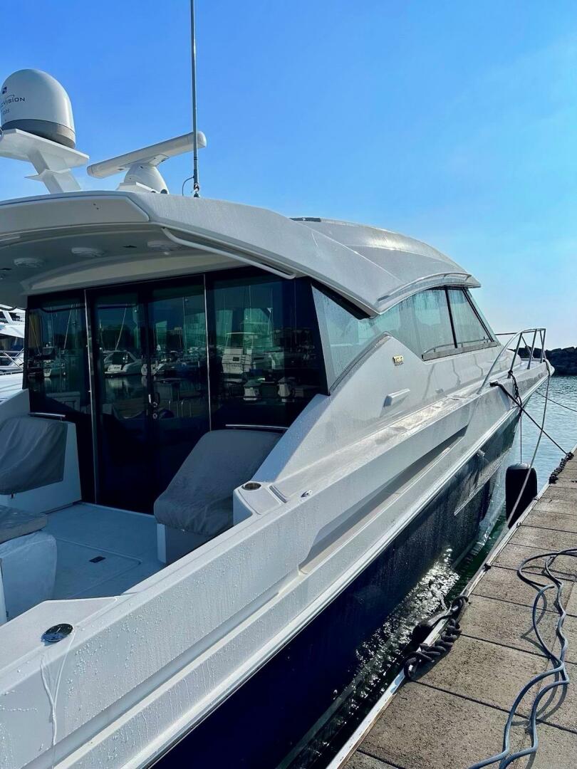 2014 Tiara Yachts 50 Coupe - Image 18