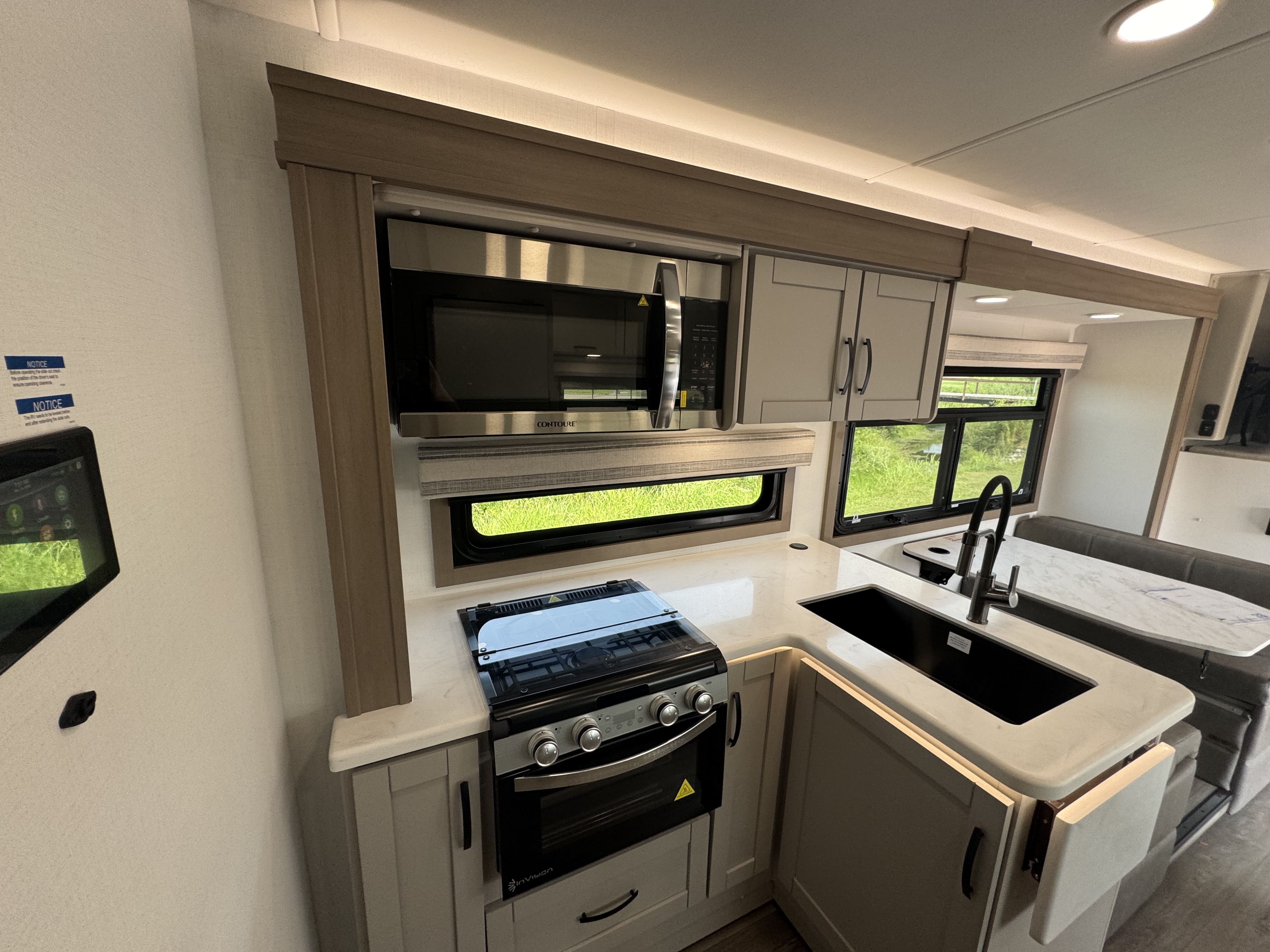 2027 JAYCO GREYHAWK XL 32U - Image 25