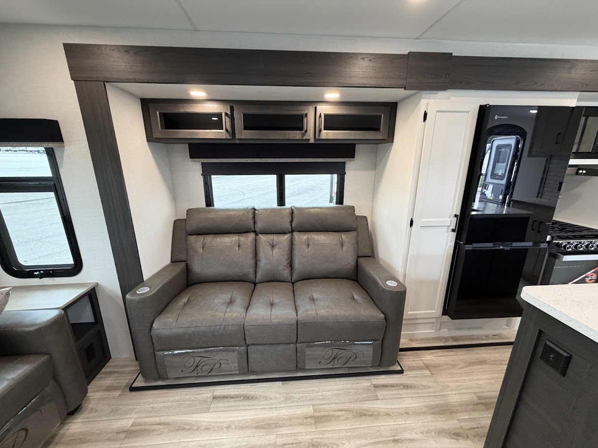 2026 VENTURE RV SPORTTREK 343VIK - Image 15