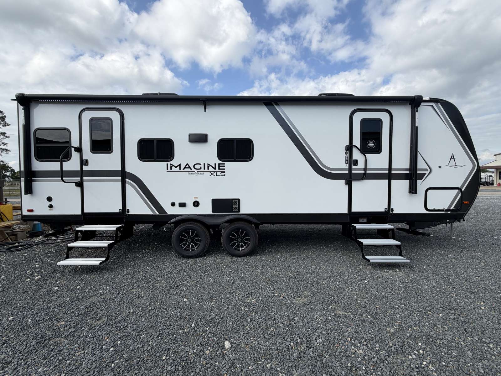 2026 Grand Design Imagine XLS 25RLE - Image 8