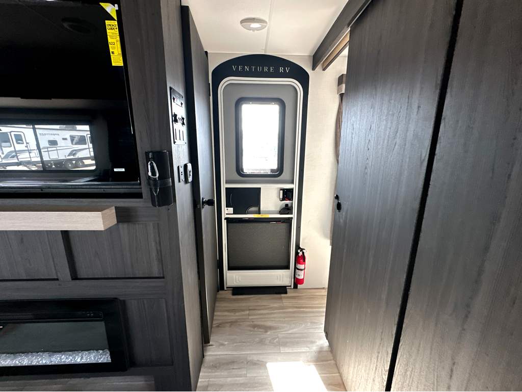 2027 VENTURE RV SIENNA 311VDB - Image 30