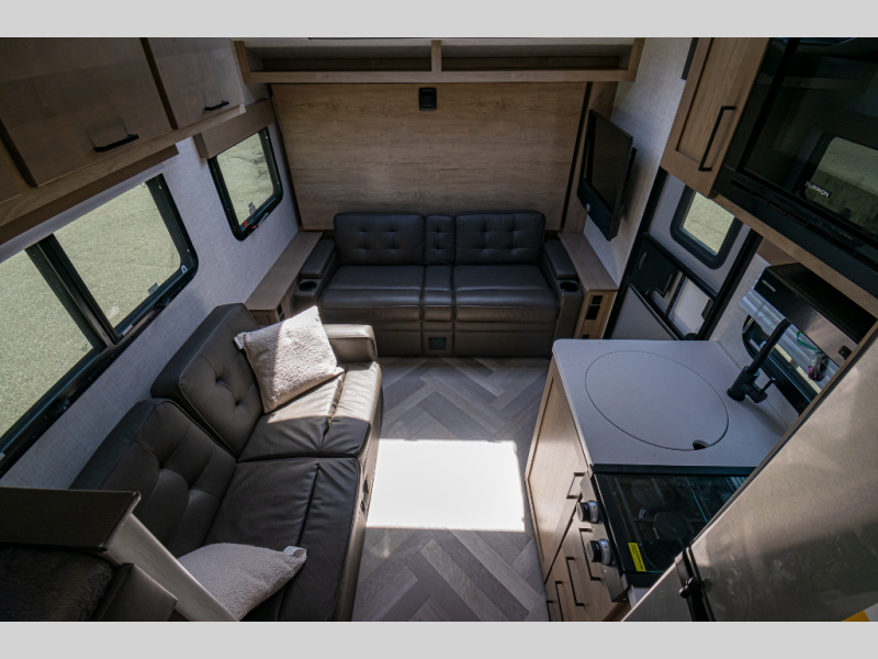 2022 Ember Overland 170MBH - Image 19