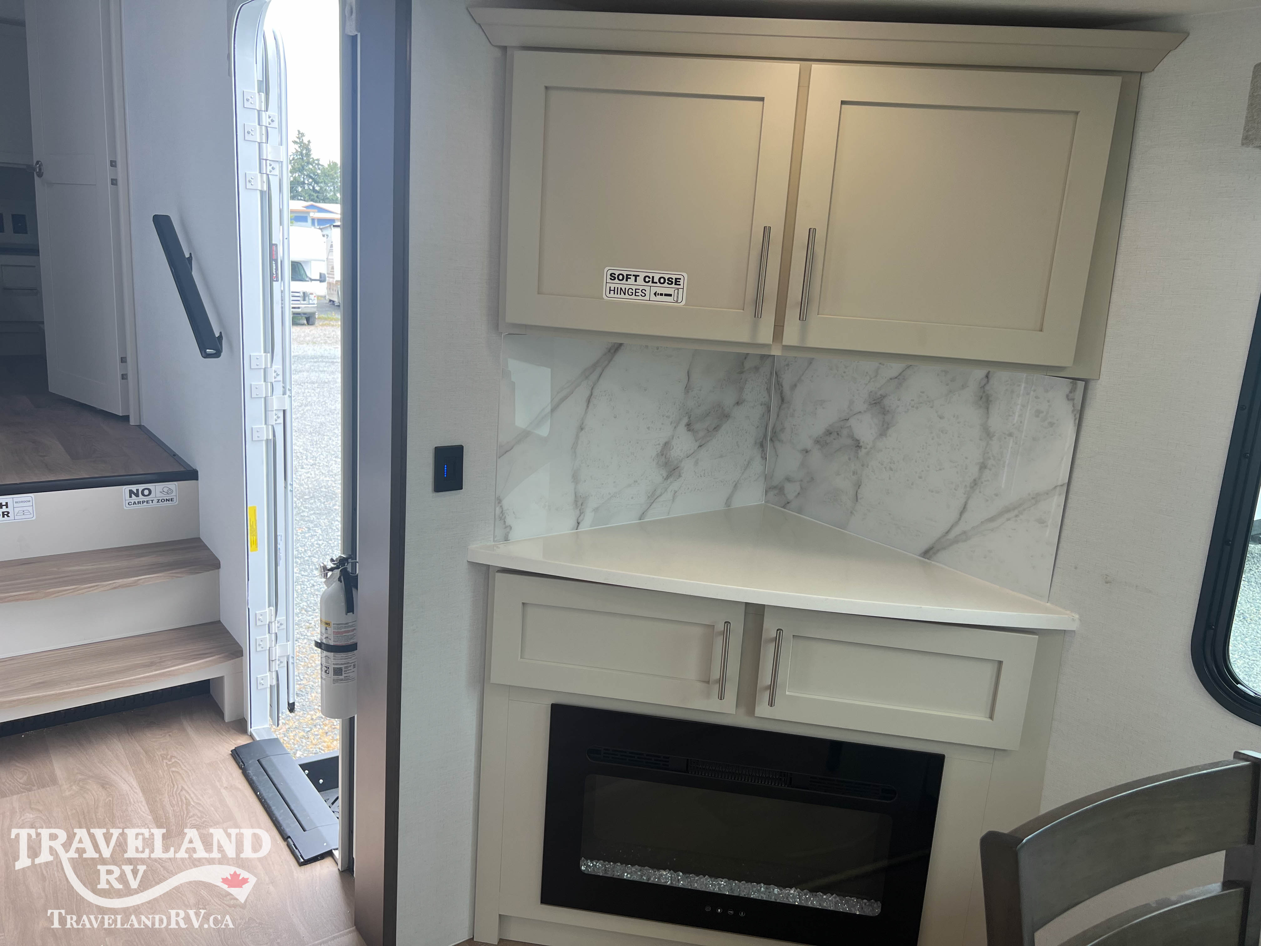 2027 Alliance RV Avenue 25RL - Image 9