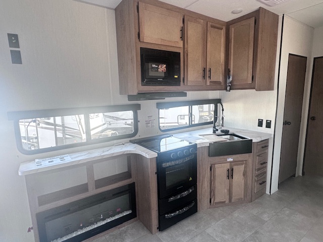 2025 CHEROKEE TIMBERWOLF 39TN - Image 9