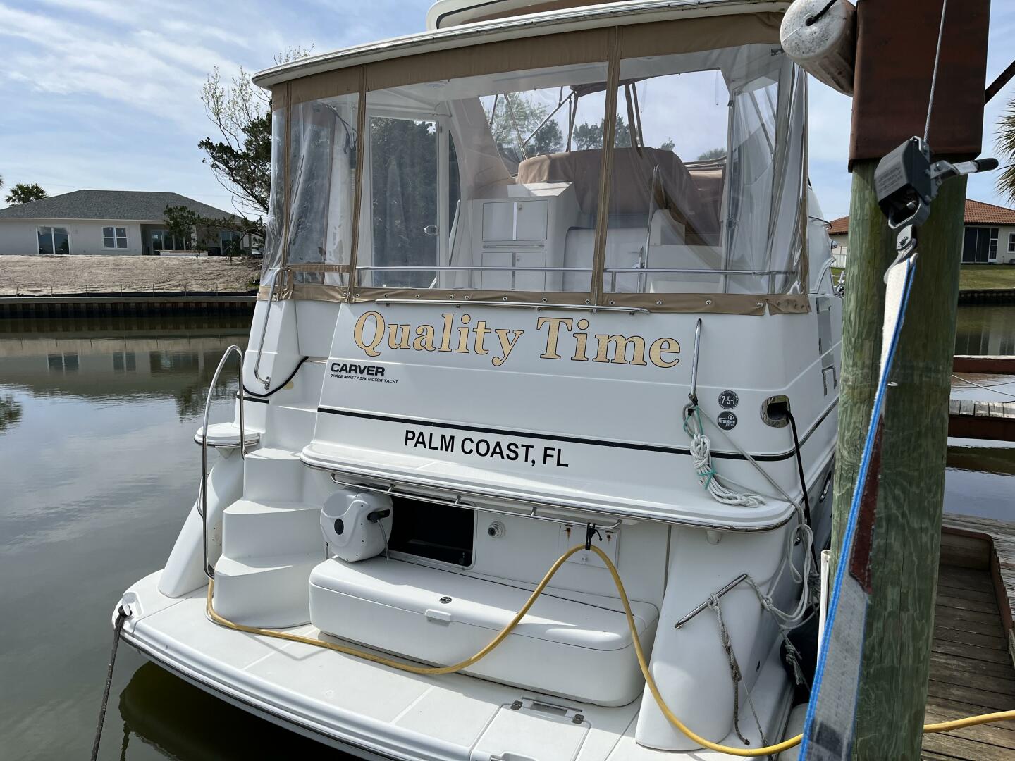 2005 Carver 396 - Image 2