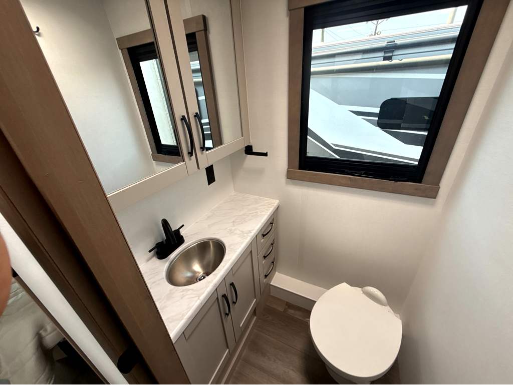 2027 JAYCO PRECEPT 31UL - Image 25