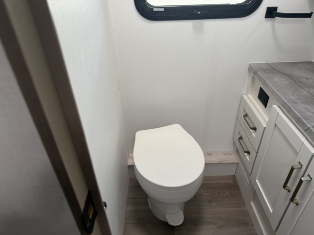 2027 JAYCO GREYHAWK 29MV - Image 8
