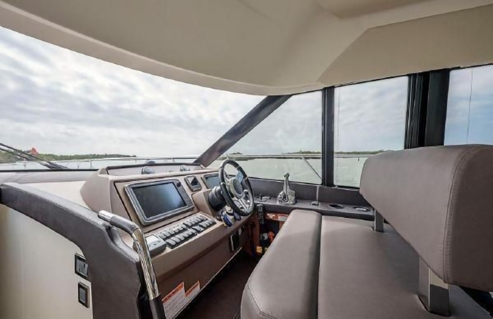 2015 PRESTIGE PRESTIGE 550 Base - Image 15
