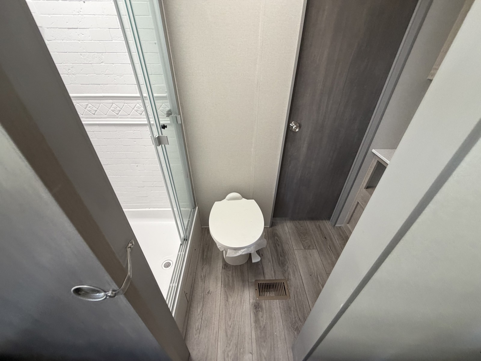 2026 COACHMEN 333DORM - Image 20
