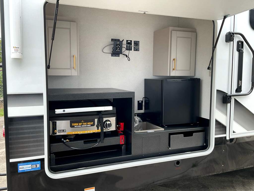 2027 JAYCO NORTH POINT 391TBBH - Image 39