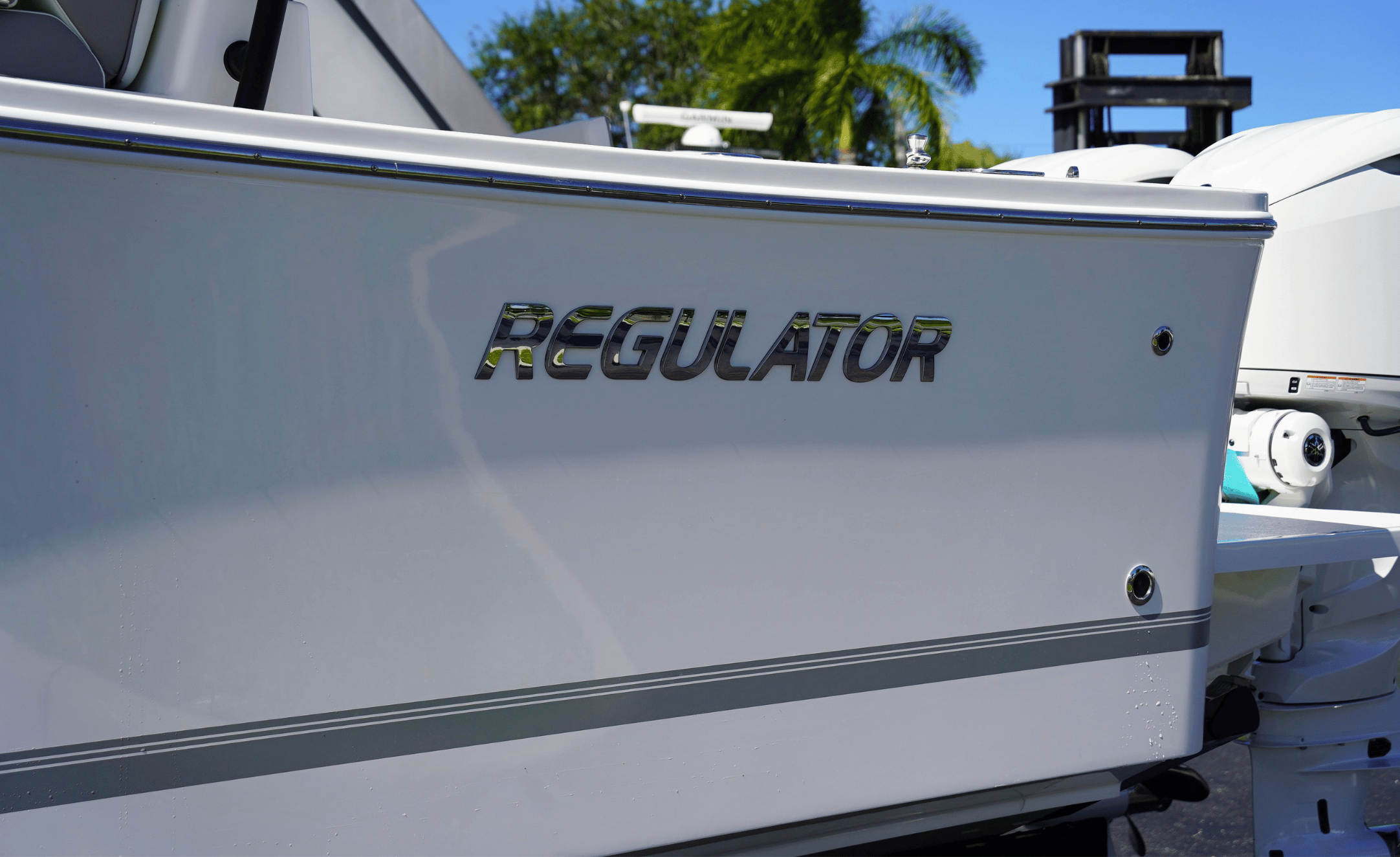 2027 REGULATOR 28 - Image 4