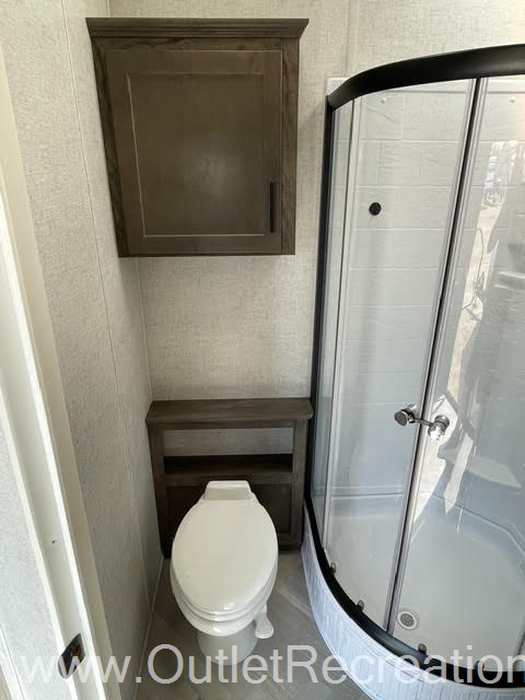 2021 Forest River Wildwood Lodge 42QBQ - Image 26