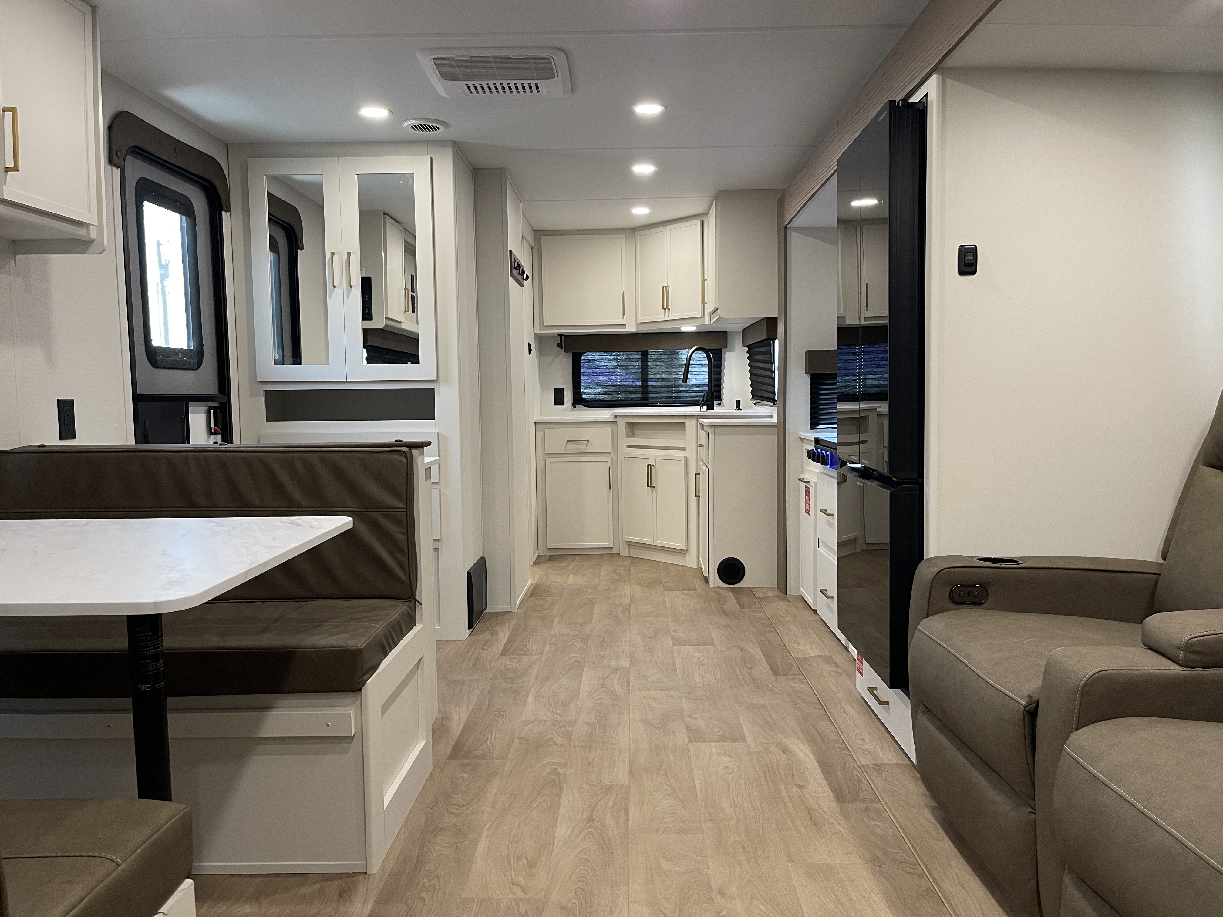 2027 Grand Design Transcend XPLOR 25MLX - Image 12