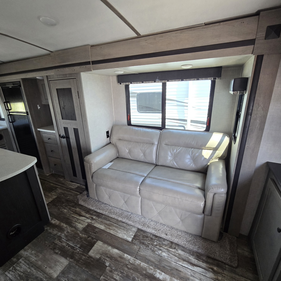 2019 Keystone Outback 300ML - Image 10