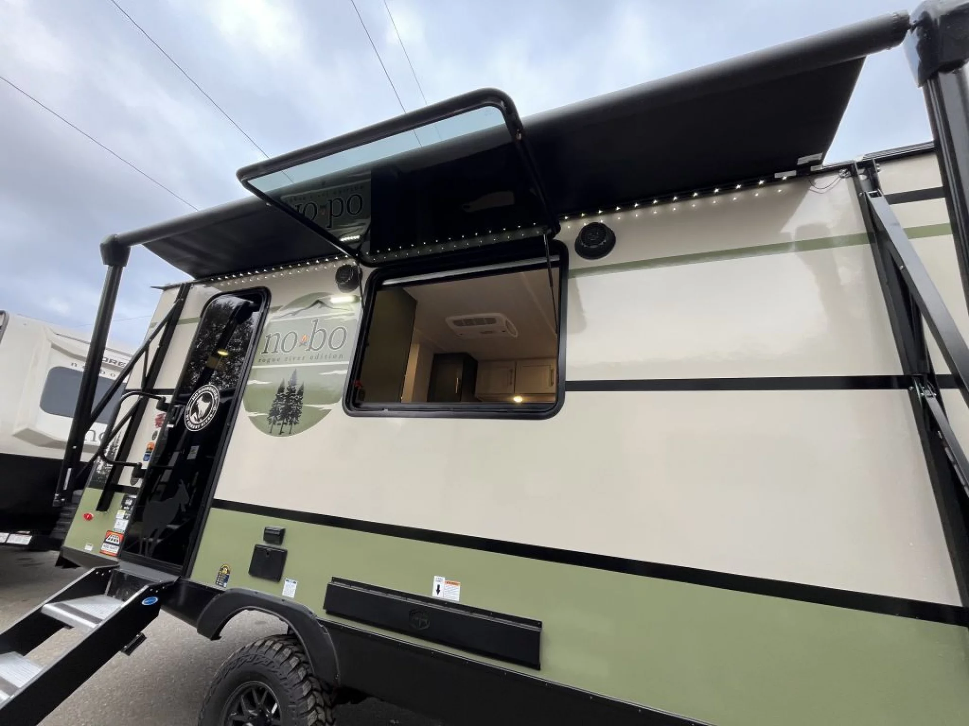 2026 FOREST RIVER NO BOUNDARIES NO BO 18.2 BM BEAST MODE 18 SERIES - Image 27