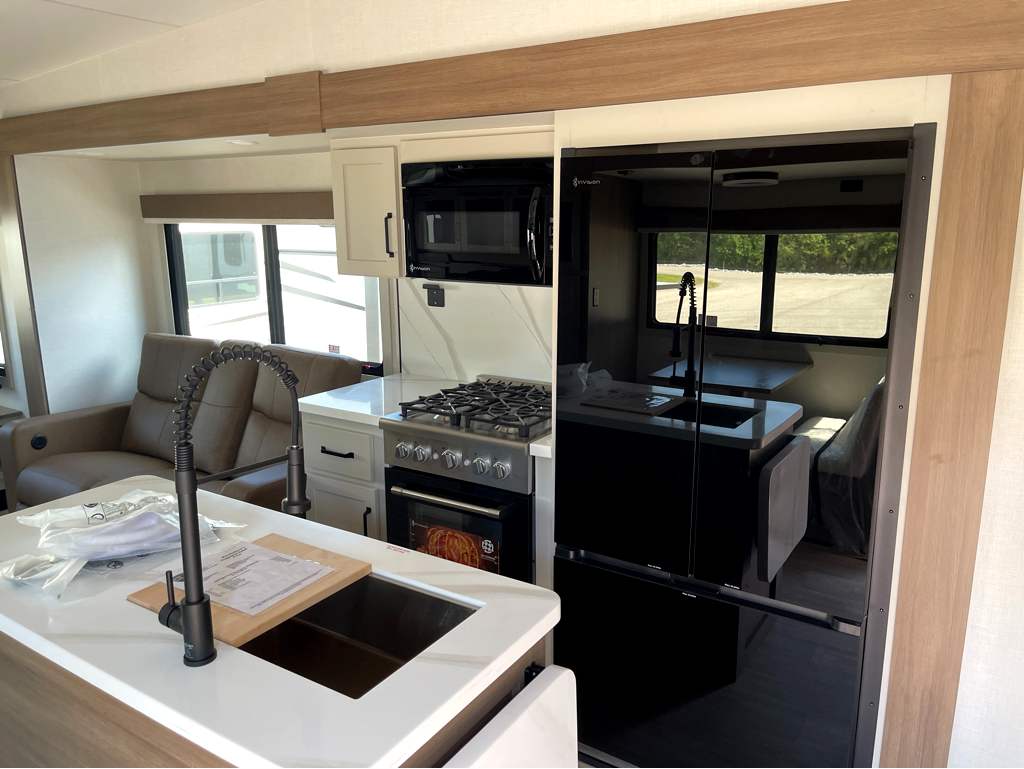 2027 VENTURE RV SPORTTREK 353VIK - Image 9