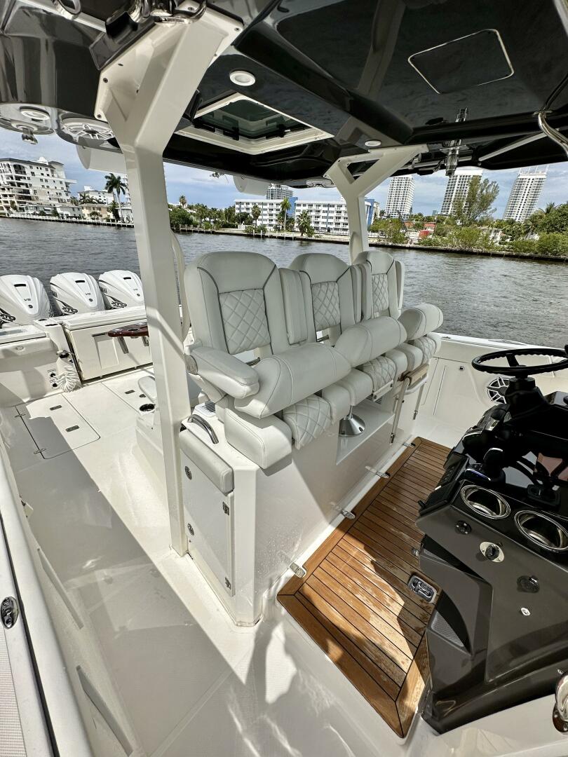 2022 Pursuit 378 - Image 7