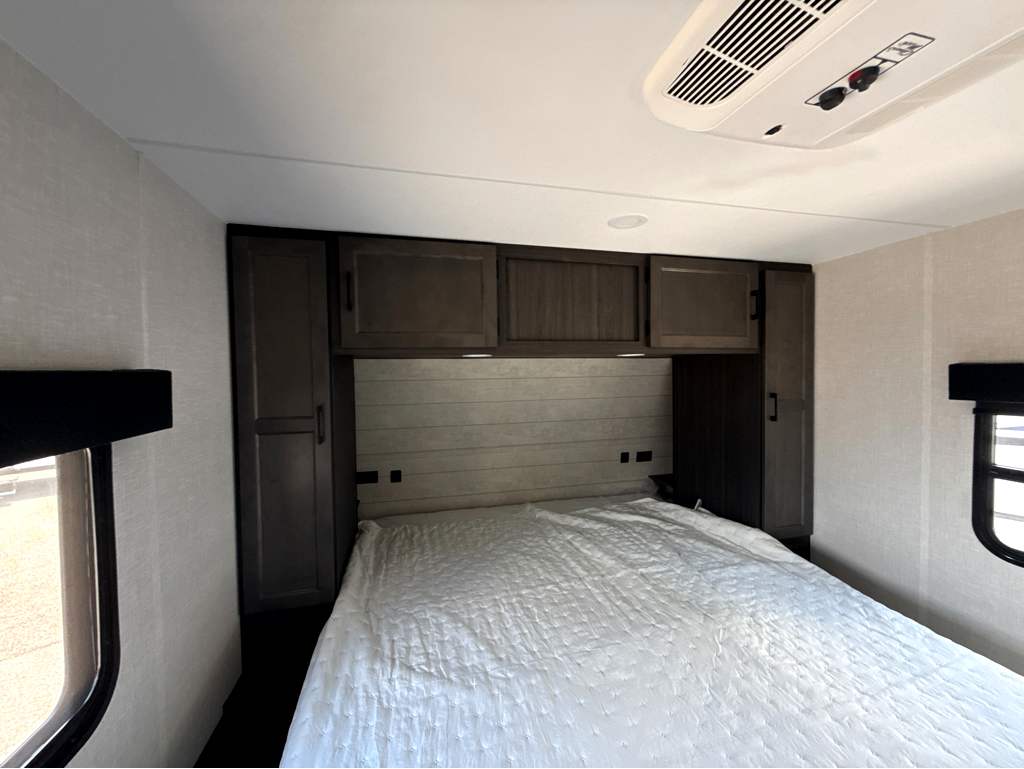 2027 VENTURE RV STRATUS 281VBH - Image 23