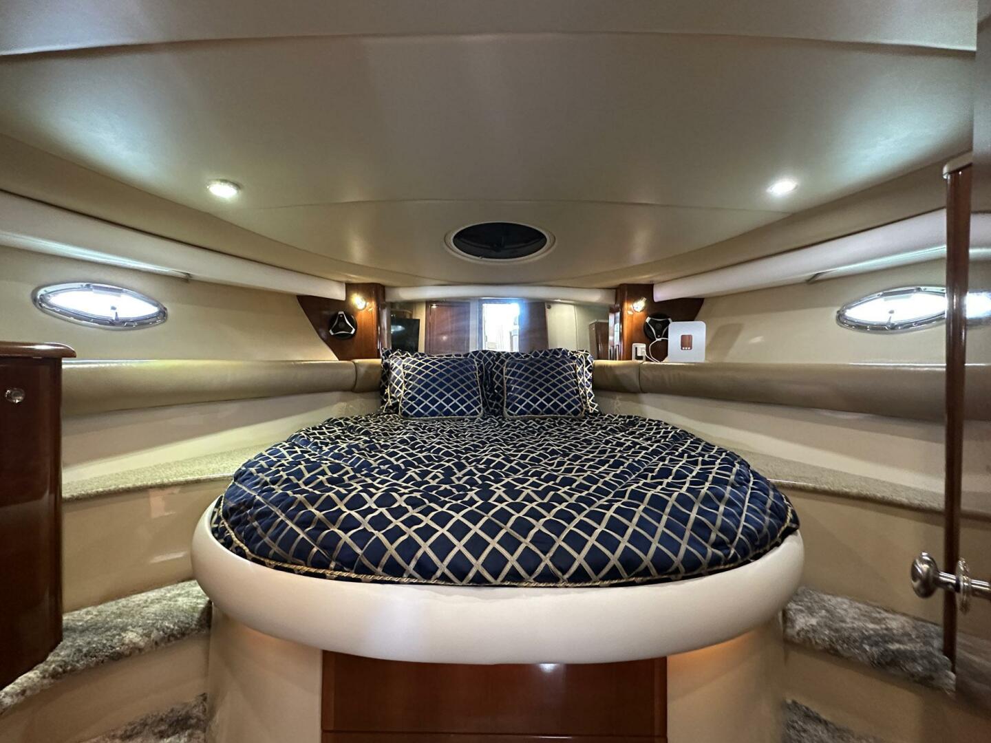2007 Meridian 411 Sedan Bridge - Image 19