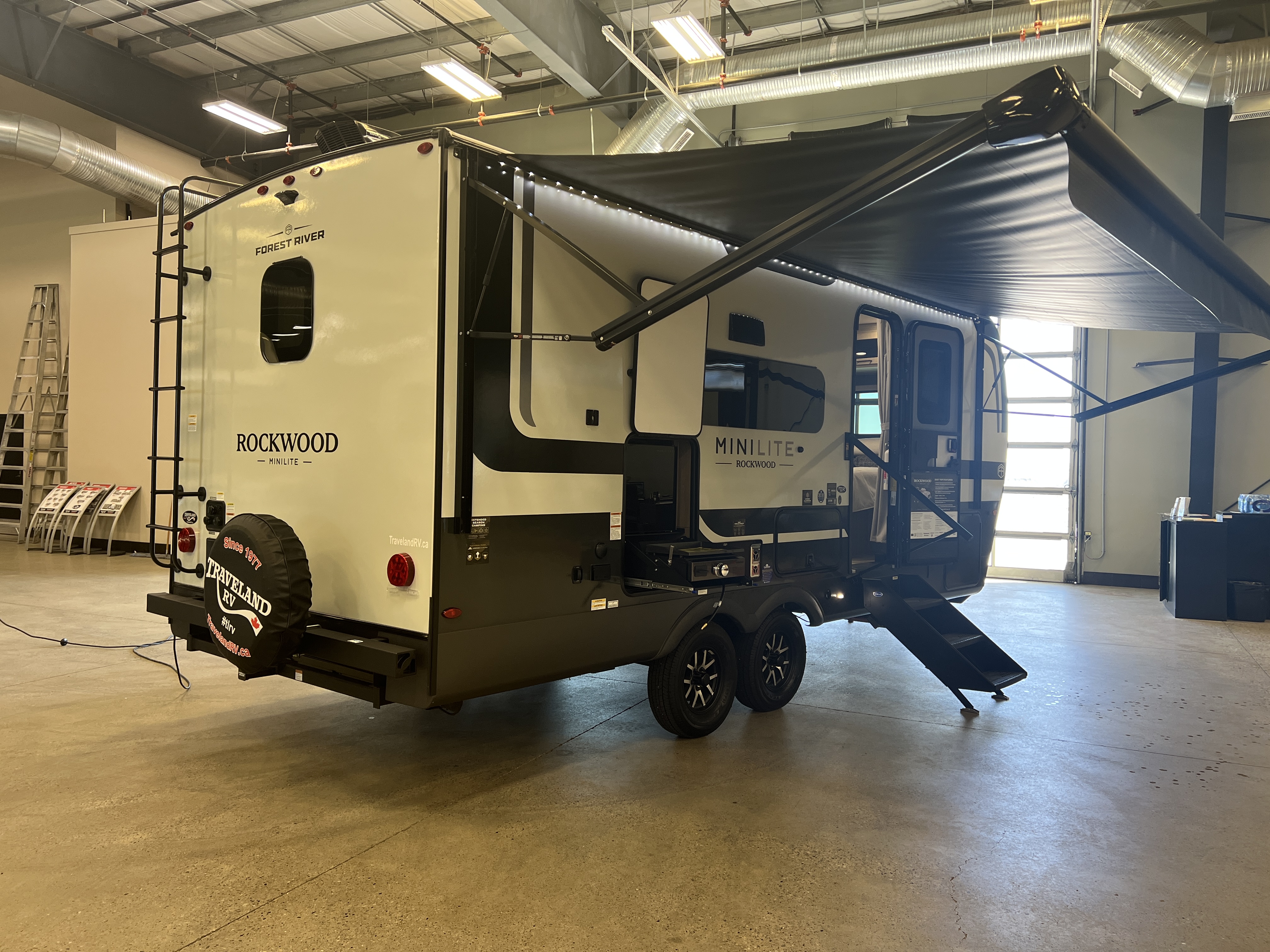 2027 Forest River Rockwood Mini Lite 2213S - Image 7