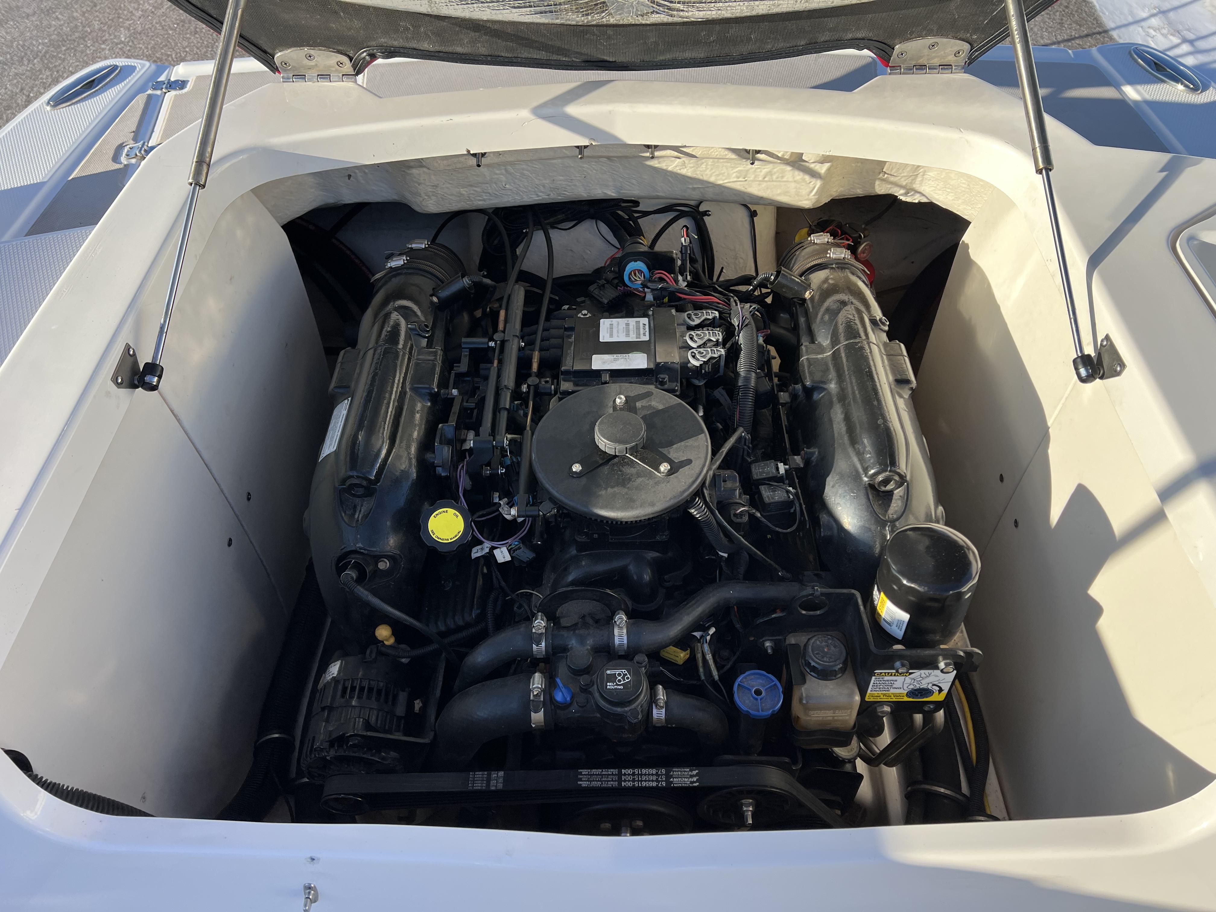 2010 CHAPARRAL 216 - Image 11