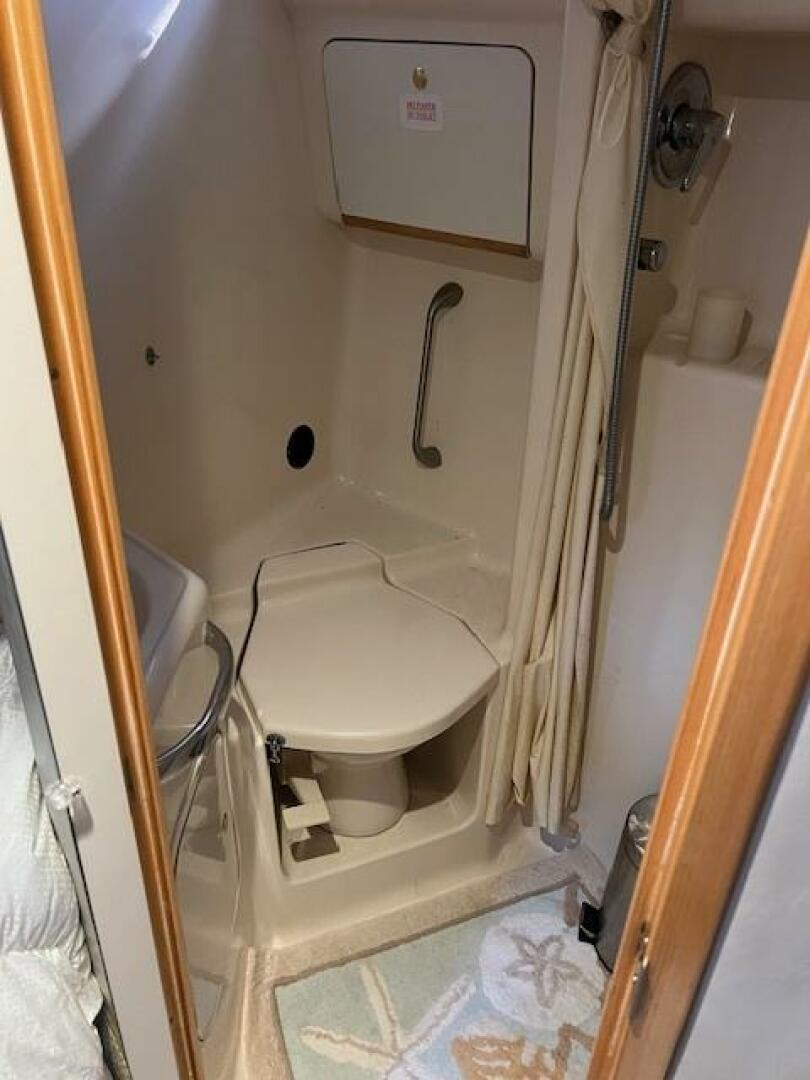 1997 Sea Ray Sundancer - Image 32