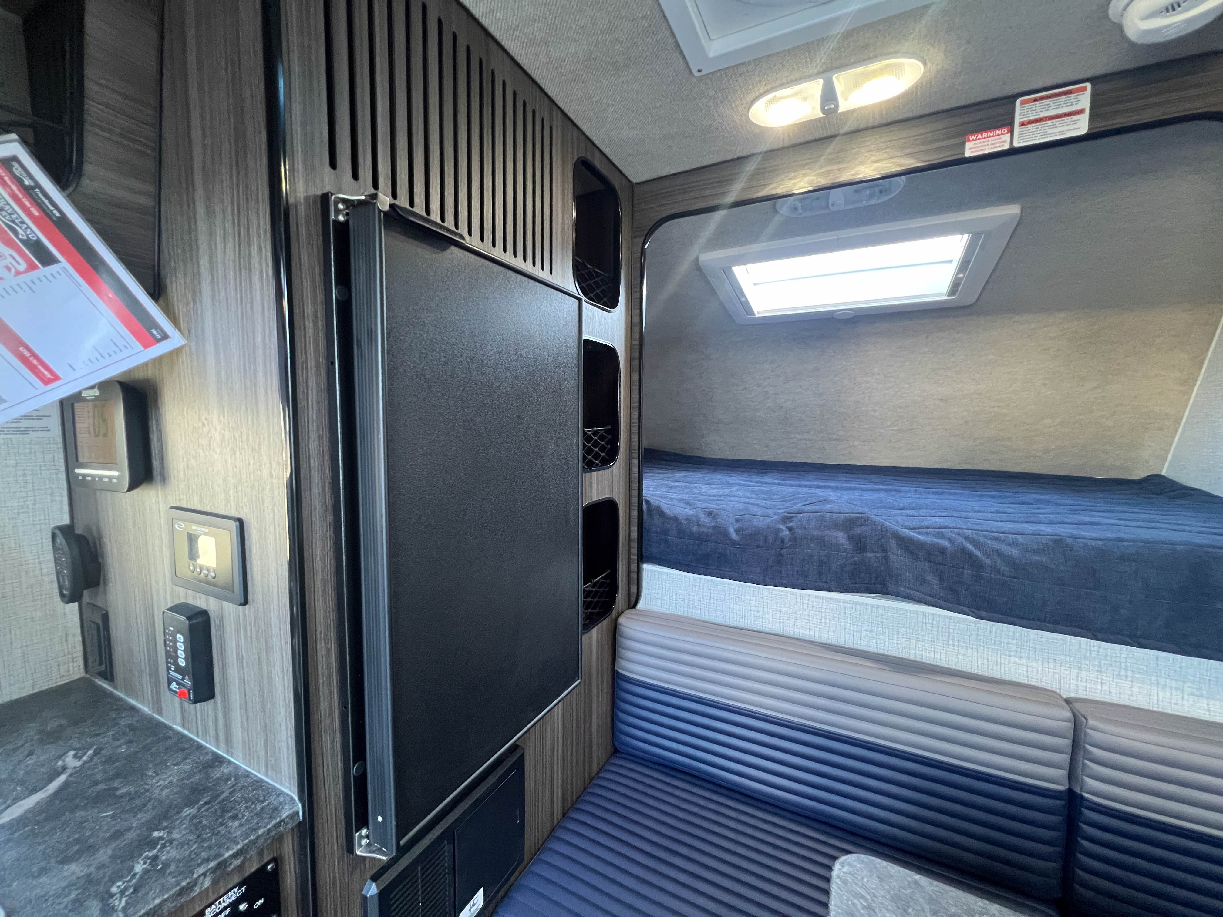 2027 Northern Lite 610 - Image 11
