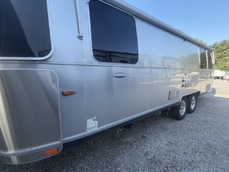 2012 AIRSTREAM INTERNATIONAL 27FBQ - Image 28