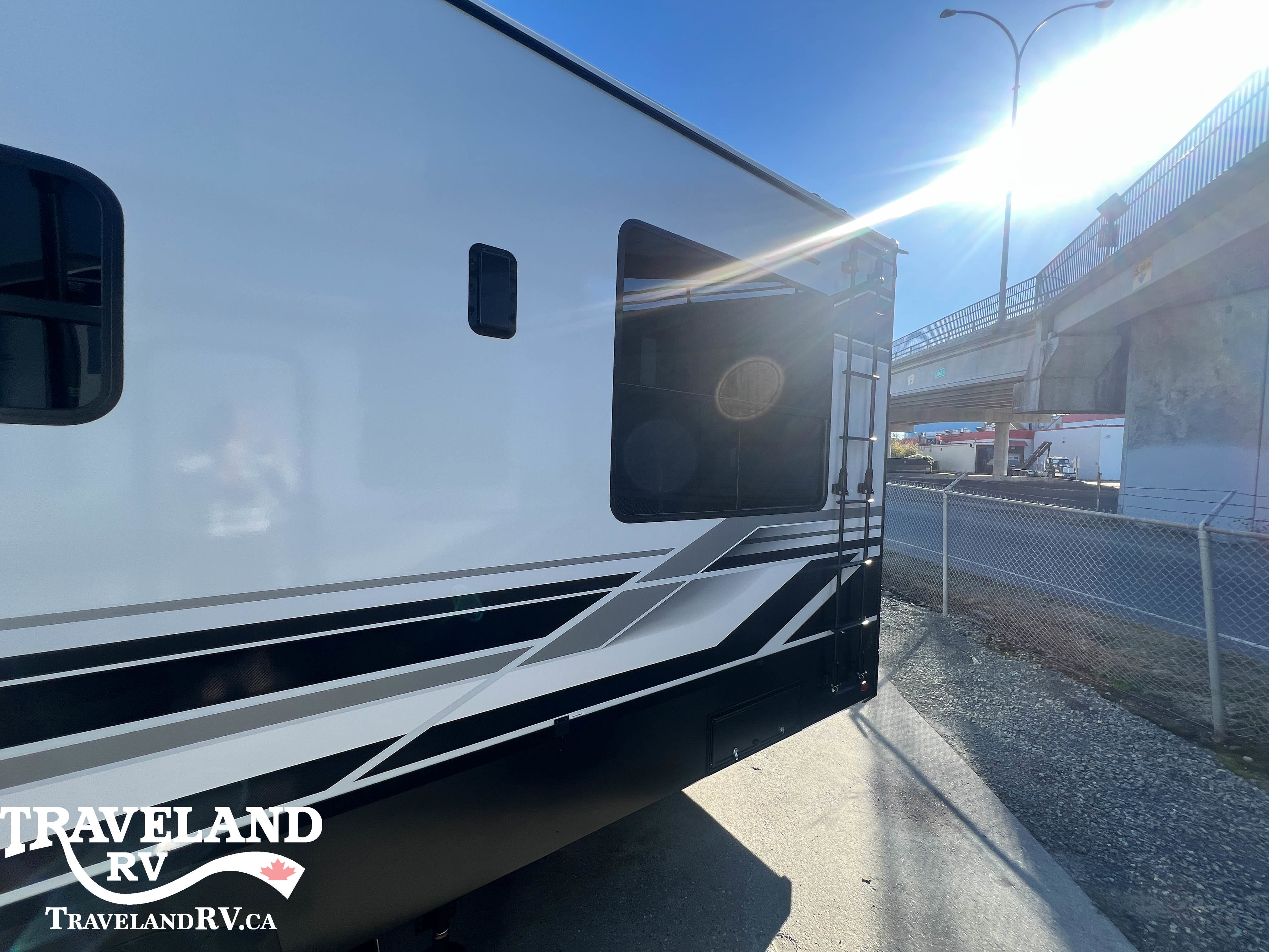 2026 Grand Design Momentum G-Class 320G - Image 6