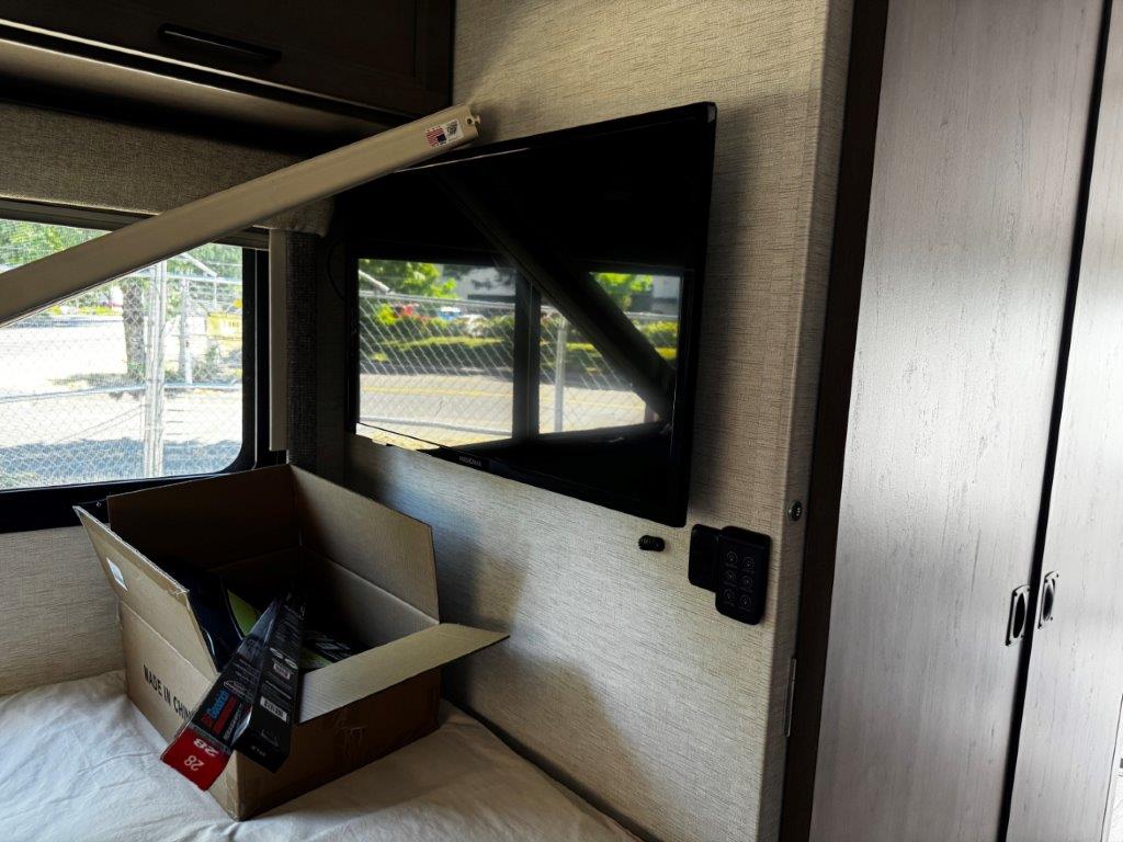2025 Thor Motor Coach Freedom Traveler A24 - Image 19