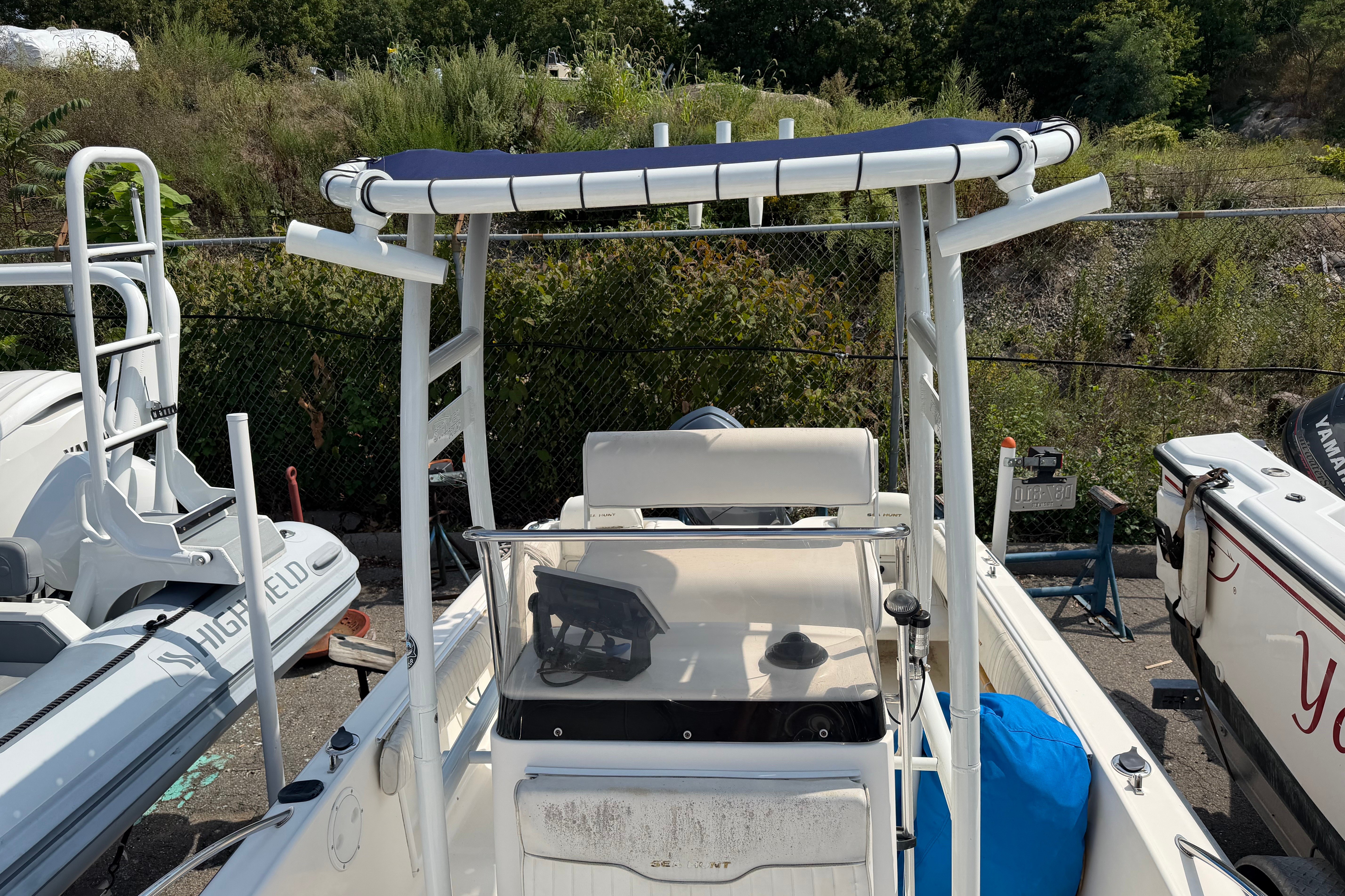 2005 Sea Hunt Triton 186 - Image 7
