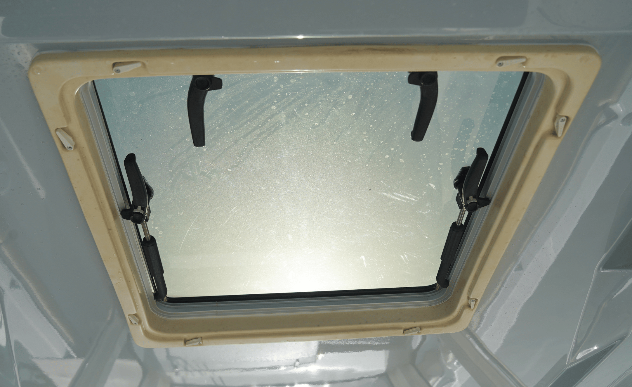 2020 PURSUIT S328 - Image 40