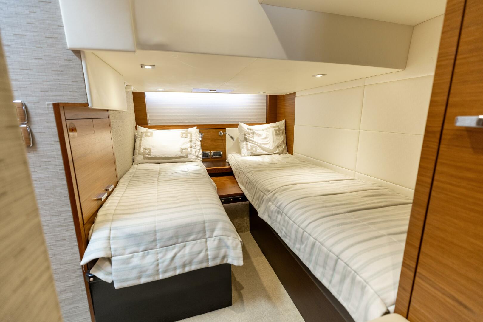 2015 Tiara Yachts 44 Coupe - Image 15