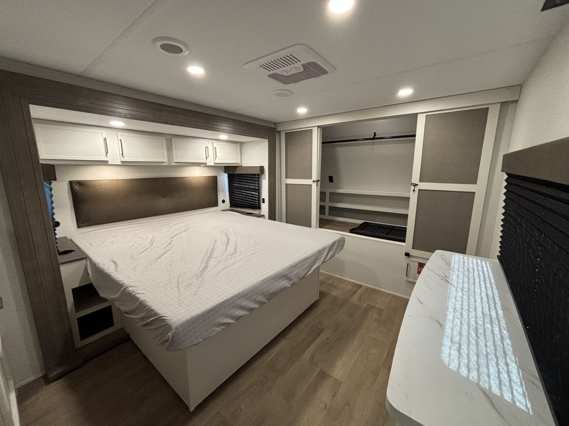 2027 Grand Design Transcend 315RKT - Image 17