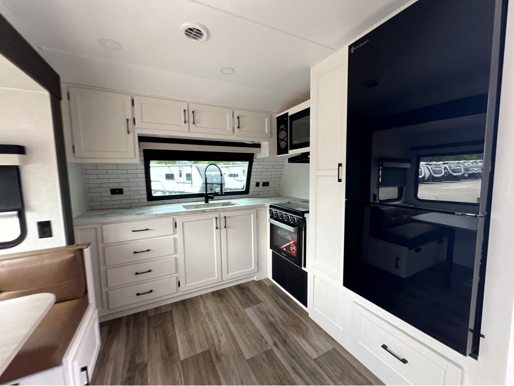 2026 VENTURE RV SPORTTREK 251VFK - Image 12