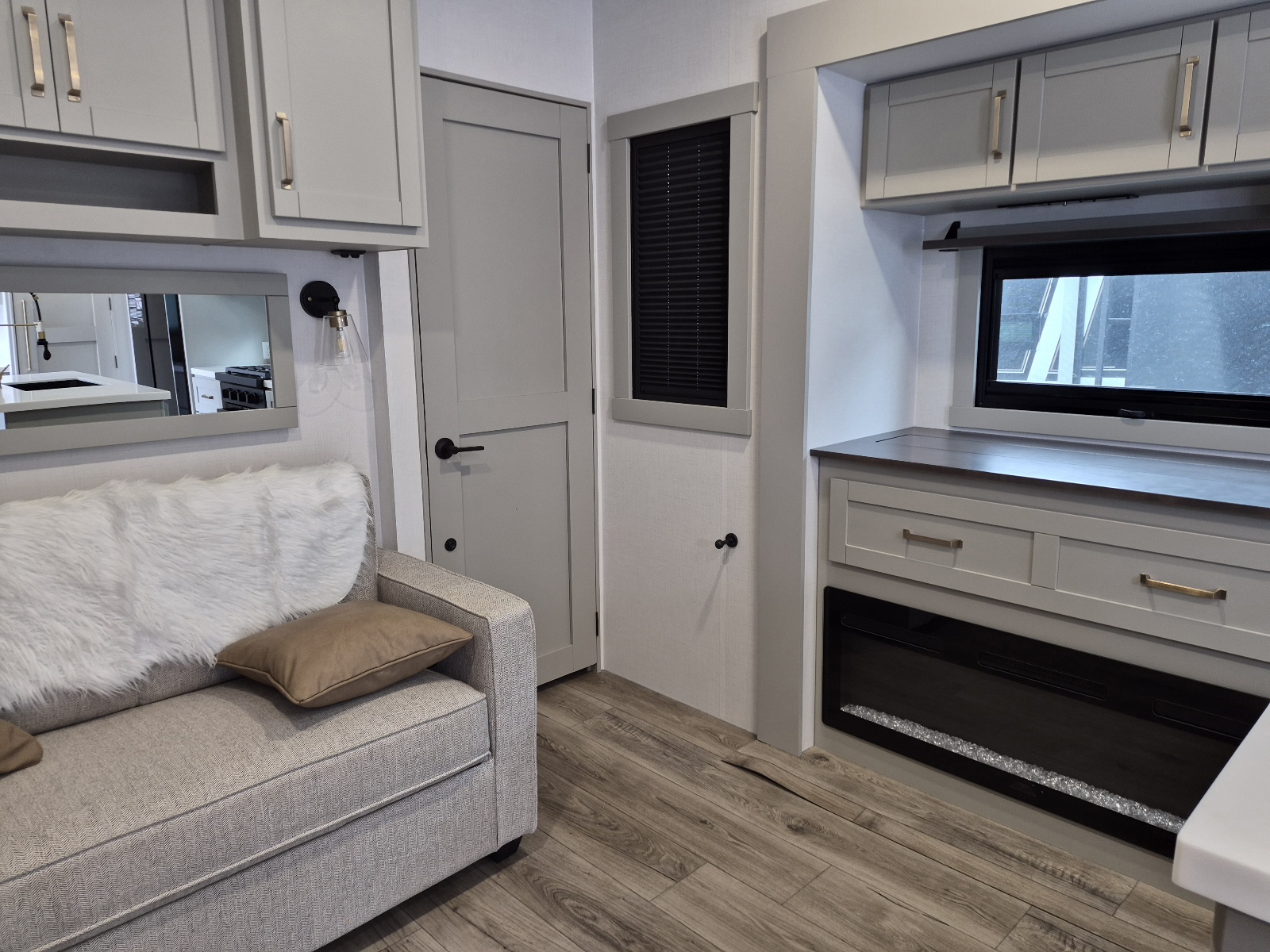 2027 Brinkley RV Model Z 3515 - Image 7