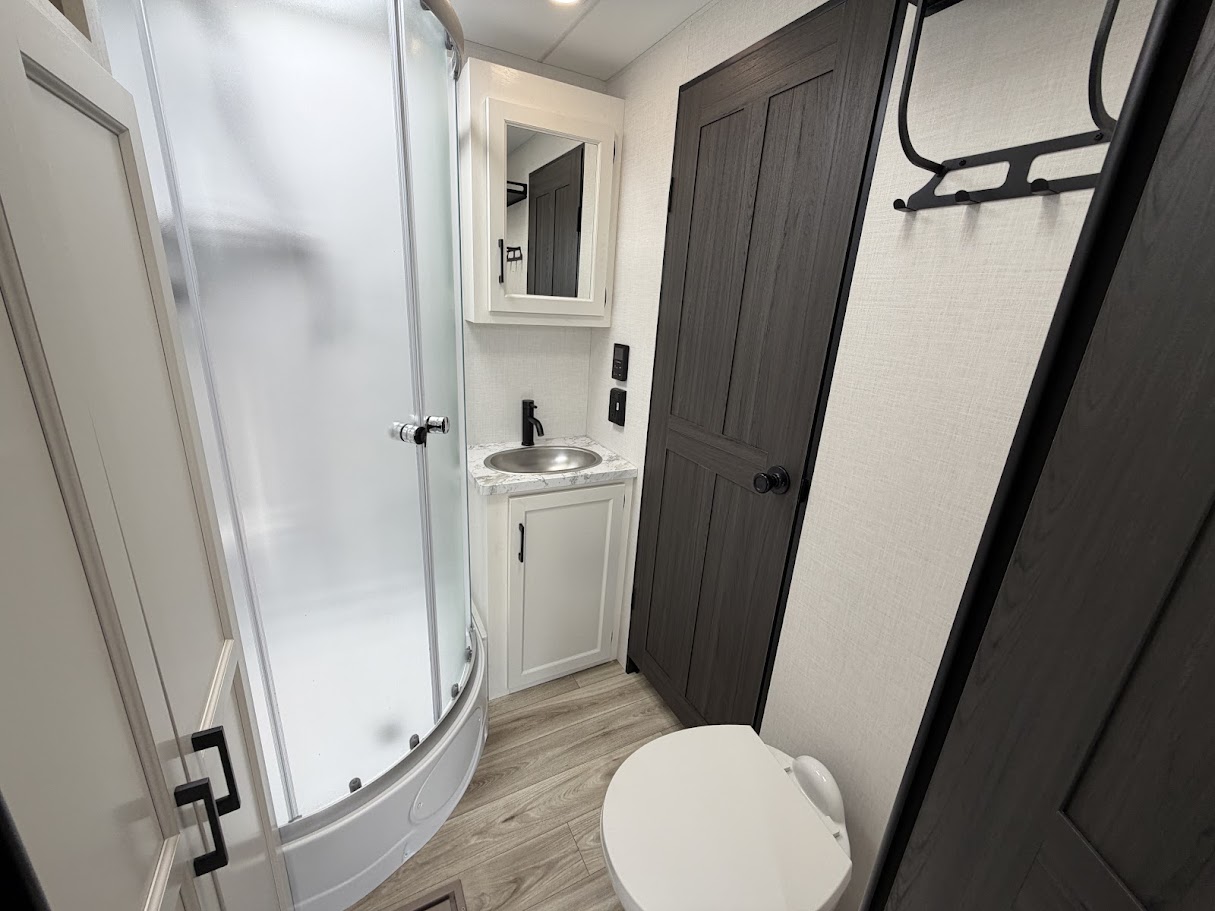 2026 VENTURE RV SPORTTREK 327VIK - Image 56