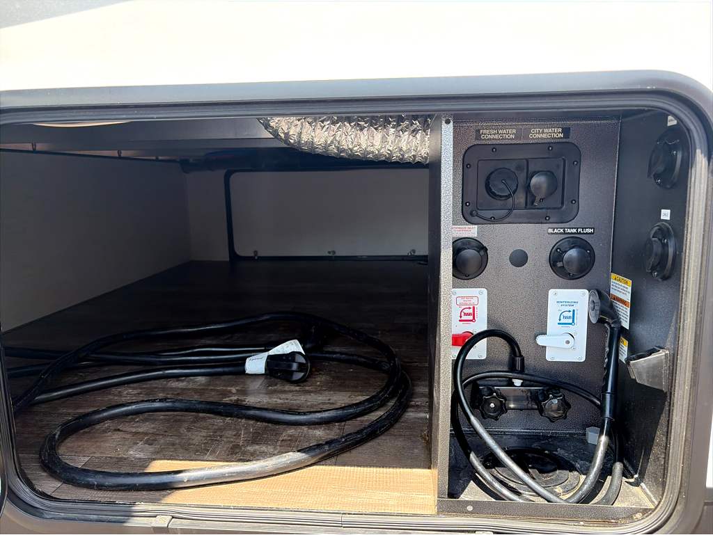 2022 FOREST RIVER SABRE 36BHQ - Image 5
