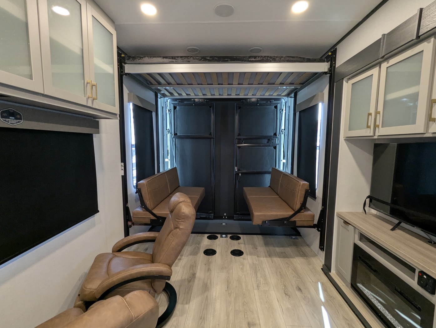 2027 Forest River Stealth 2800 - Image 30