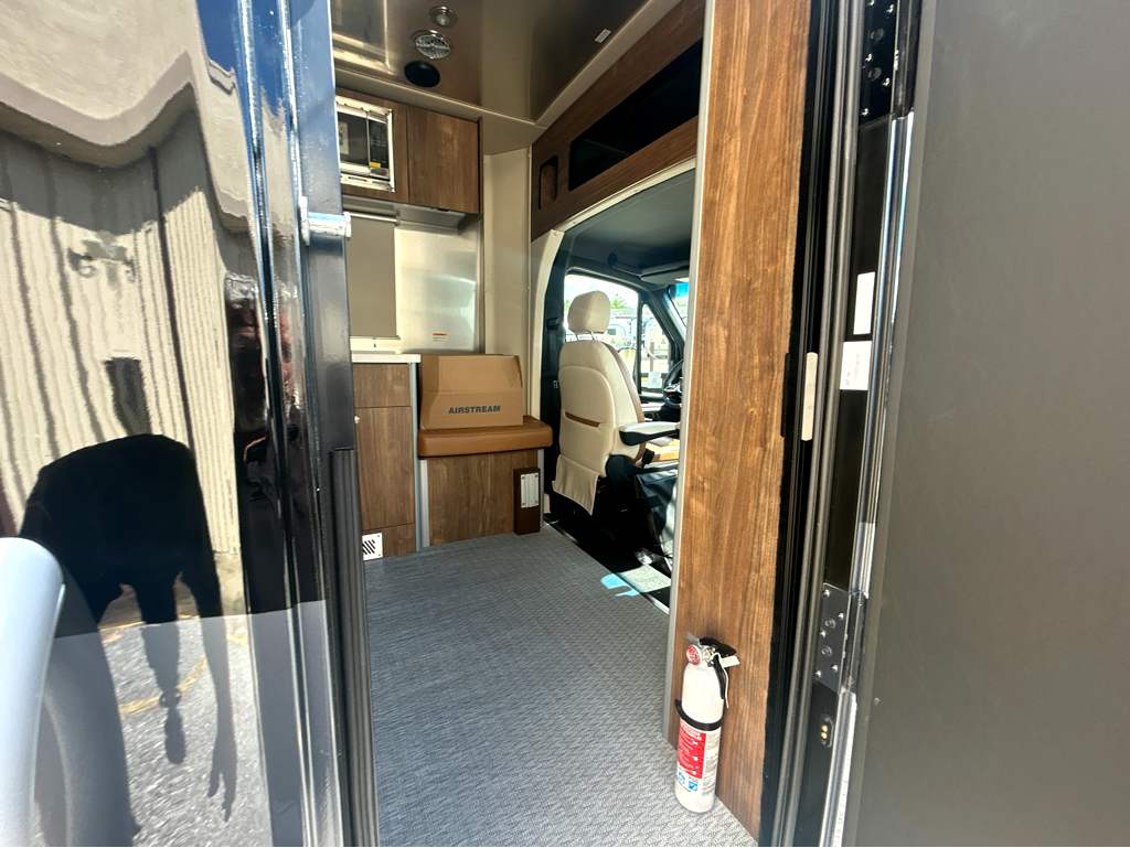 2027 AIRSTREAM ATLAS 25RT - Image 11