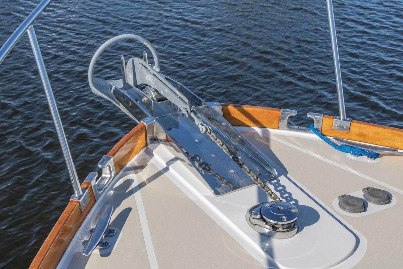 1998 Grand Banks 38 Eastbay EX - Image 4