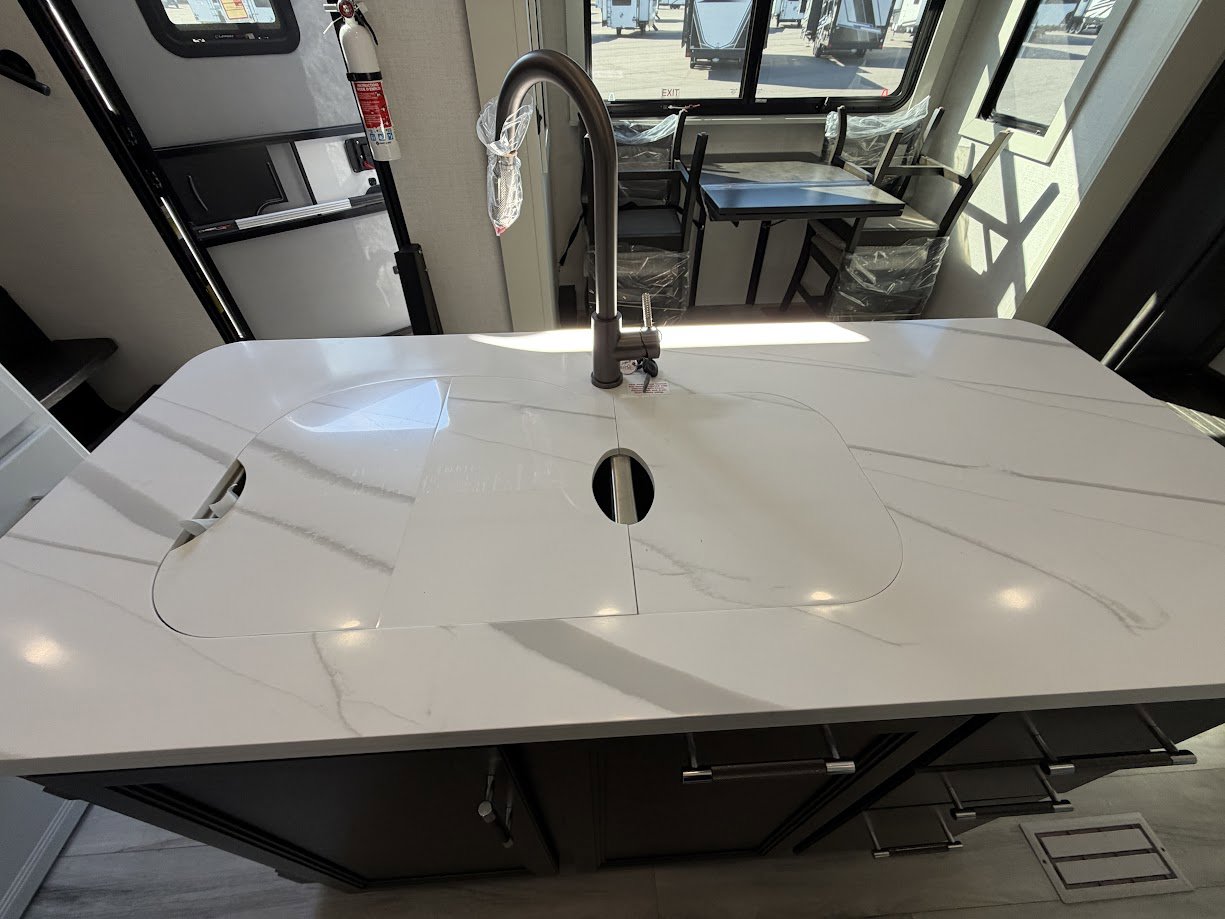 2026 Keystone ALPINE 3710FL - Image 28