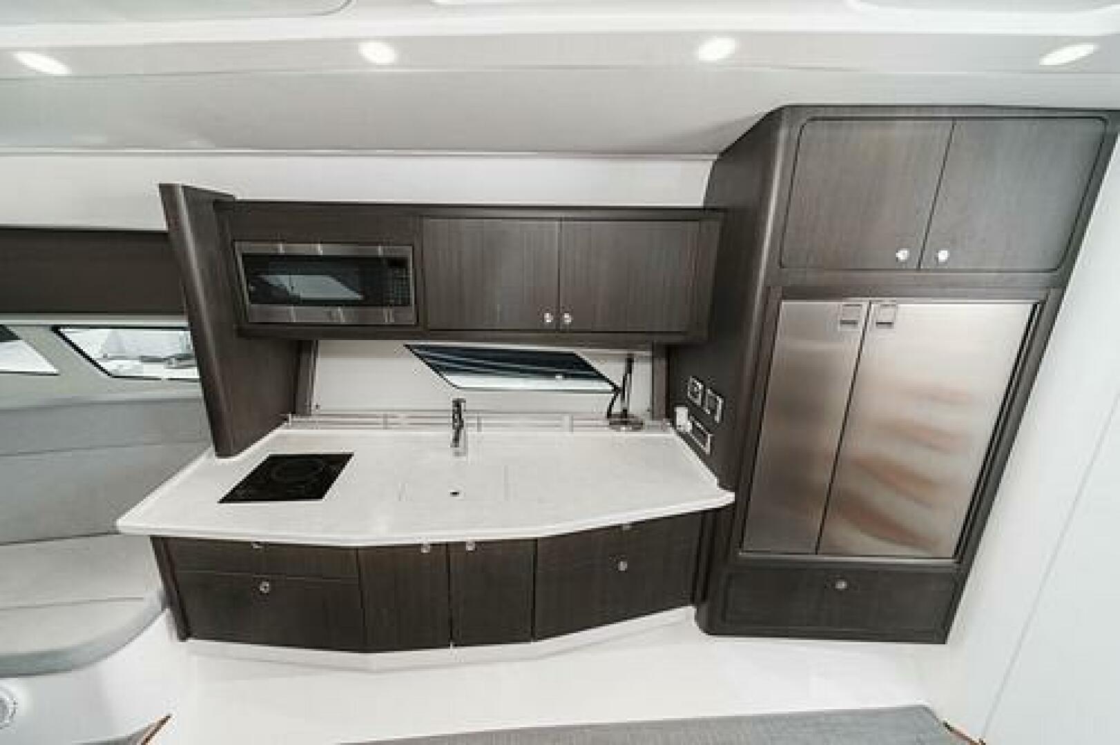 2022 Intrepid 477 Evolution - Image 33