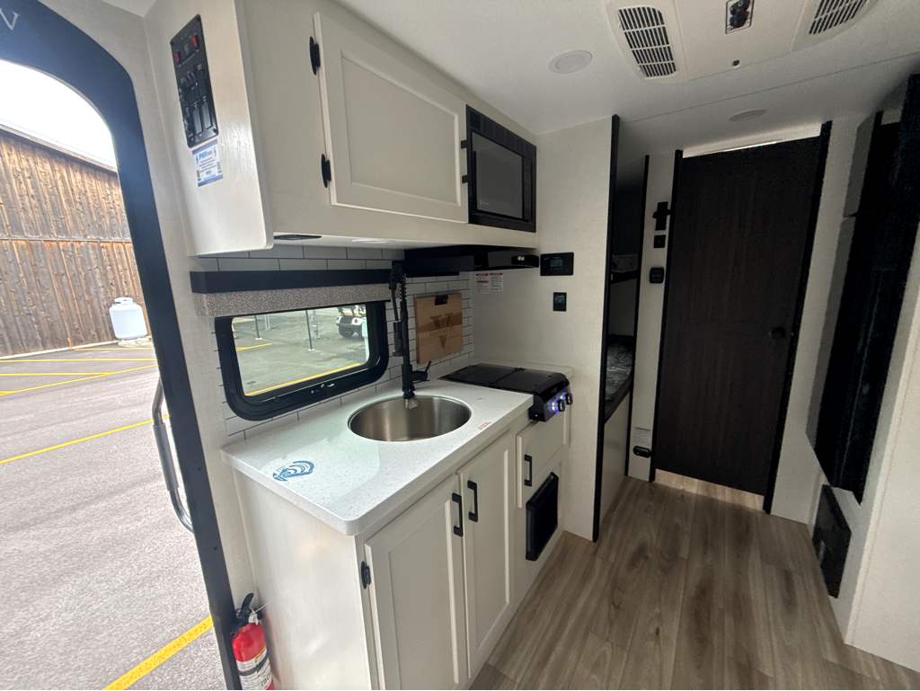 2026 VENTURE RV SPORTTREK STINGER 161VUD - Image 11