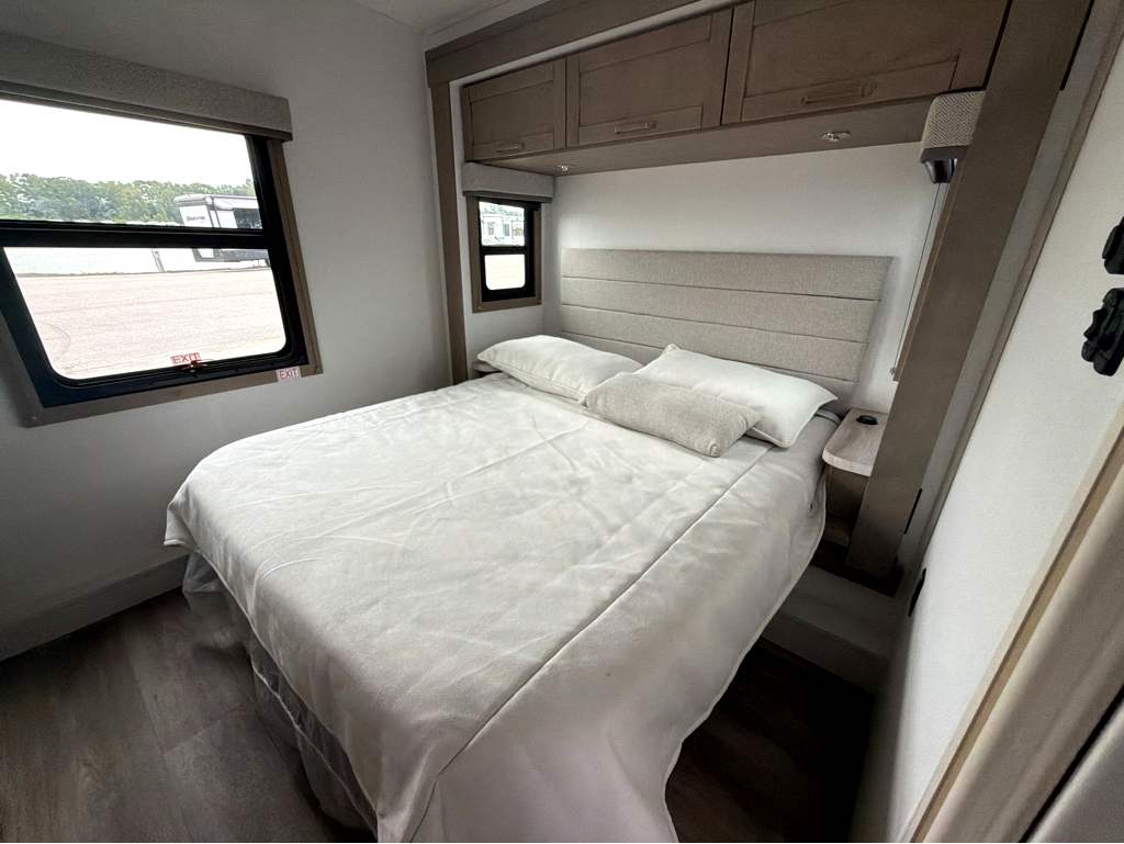 2027 ENTEGRA COACH ODYSSEY 29V - Image 31