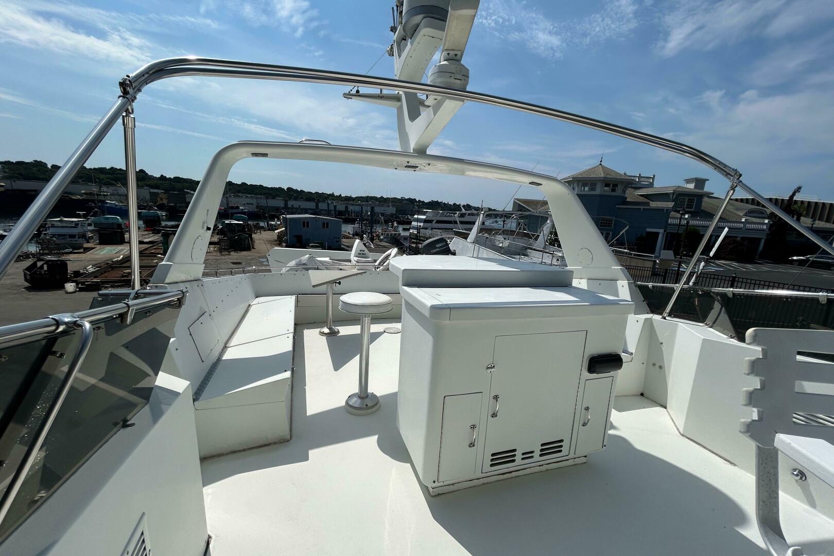 1991 Hatteras Cockpit Motor Yacht - Image 19