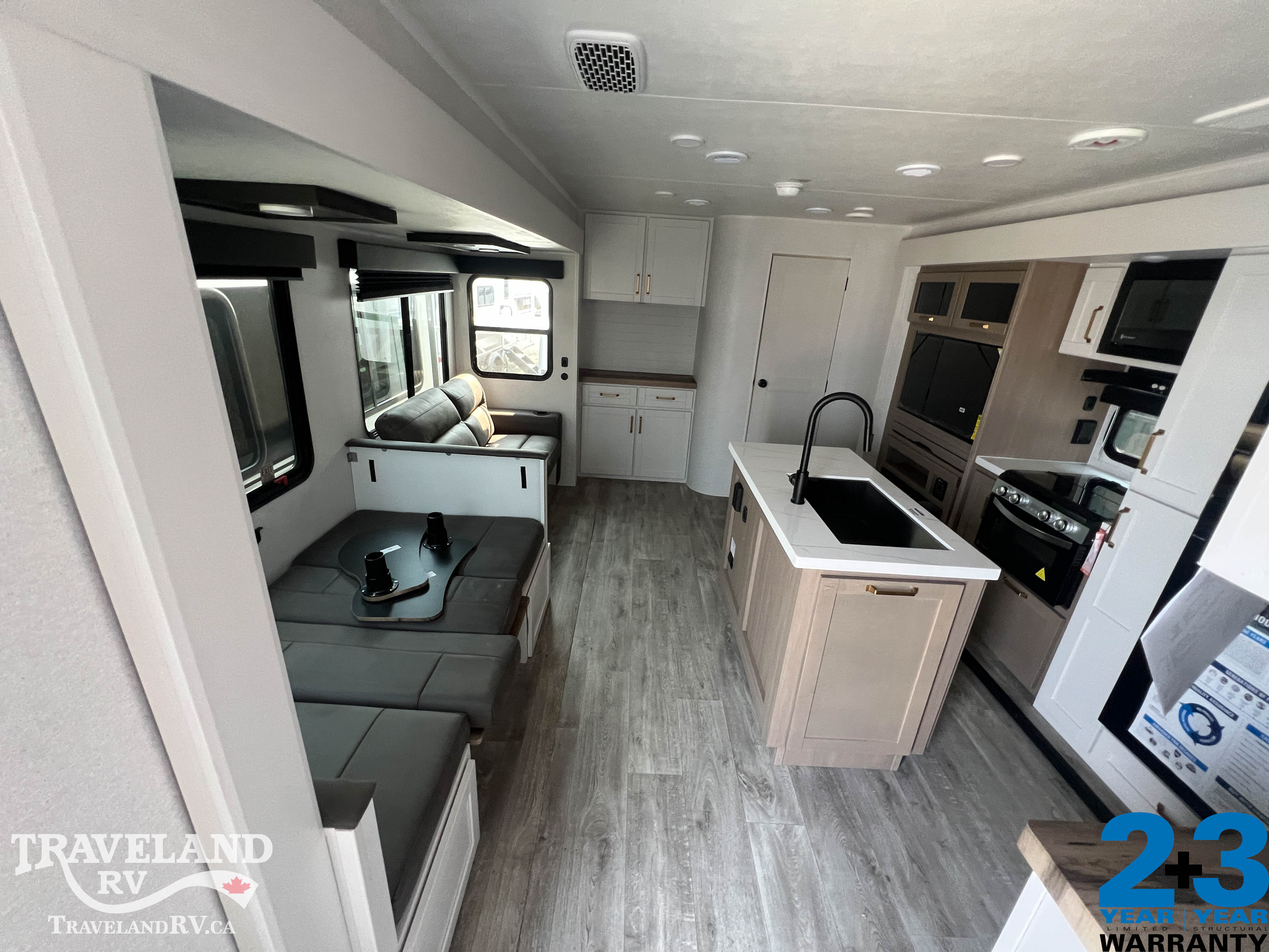 2027 Jayco Eagle 312BHOK - Image 3