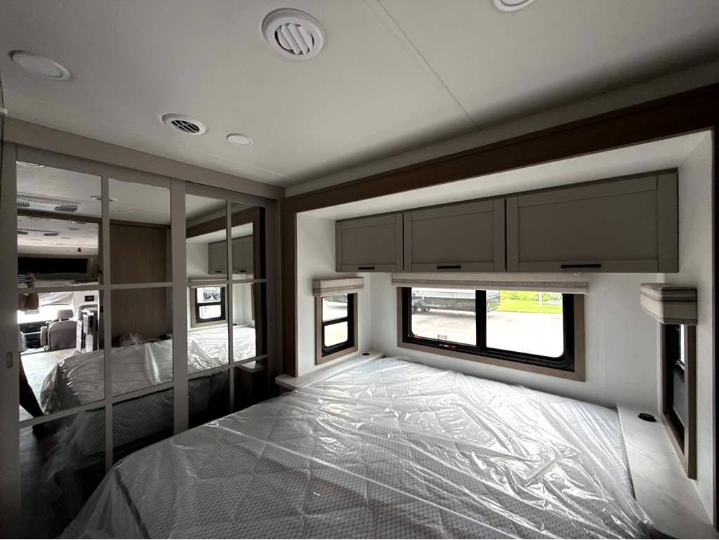 2027 ENTEGRA COACH ESTEEM XL 32U - Image 25