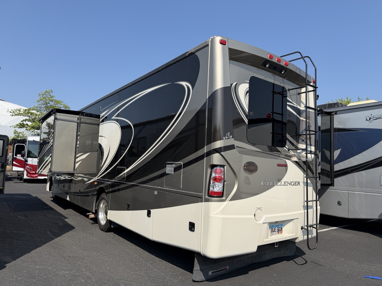2014 Thor Motor Coach Challenger 37GT - Image 3